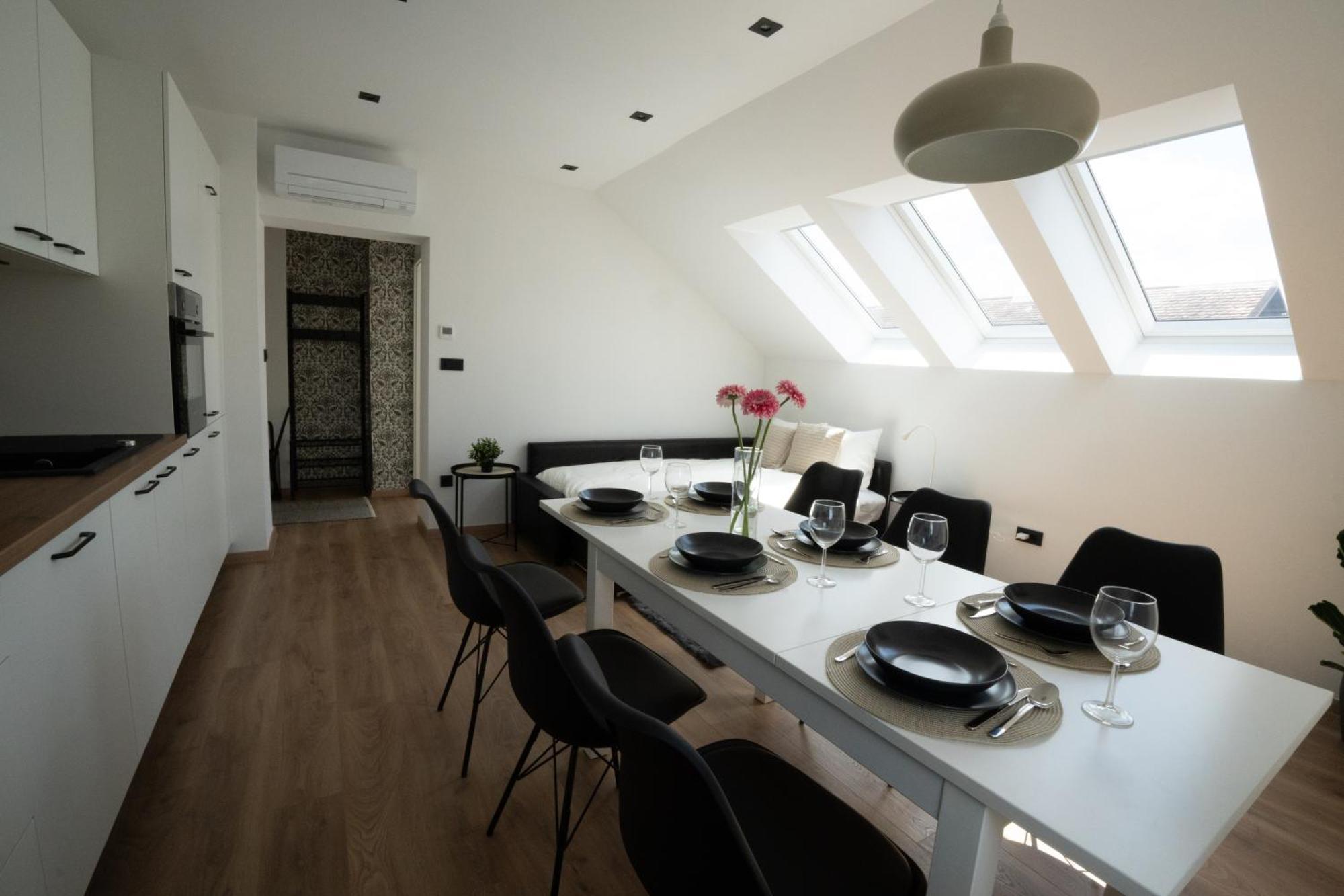 Residence Black&White 류블랴나 외부 사진