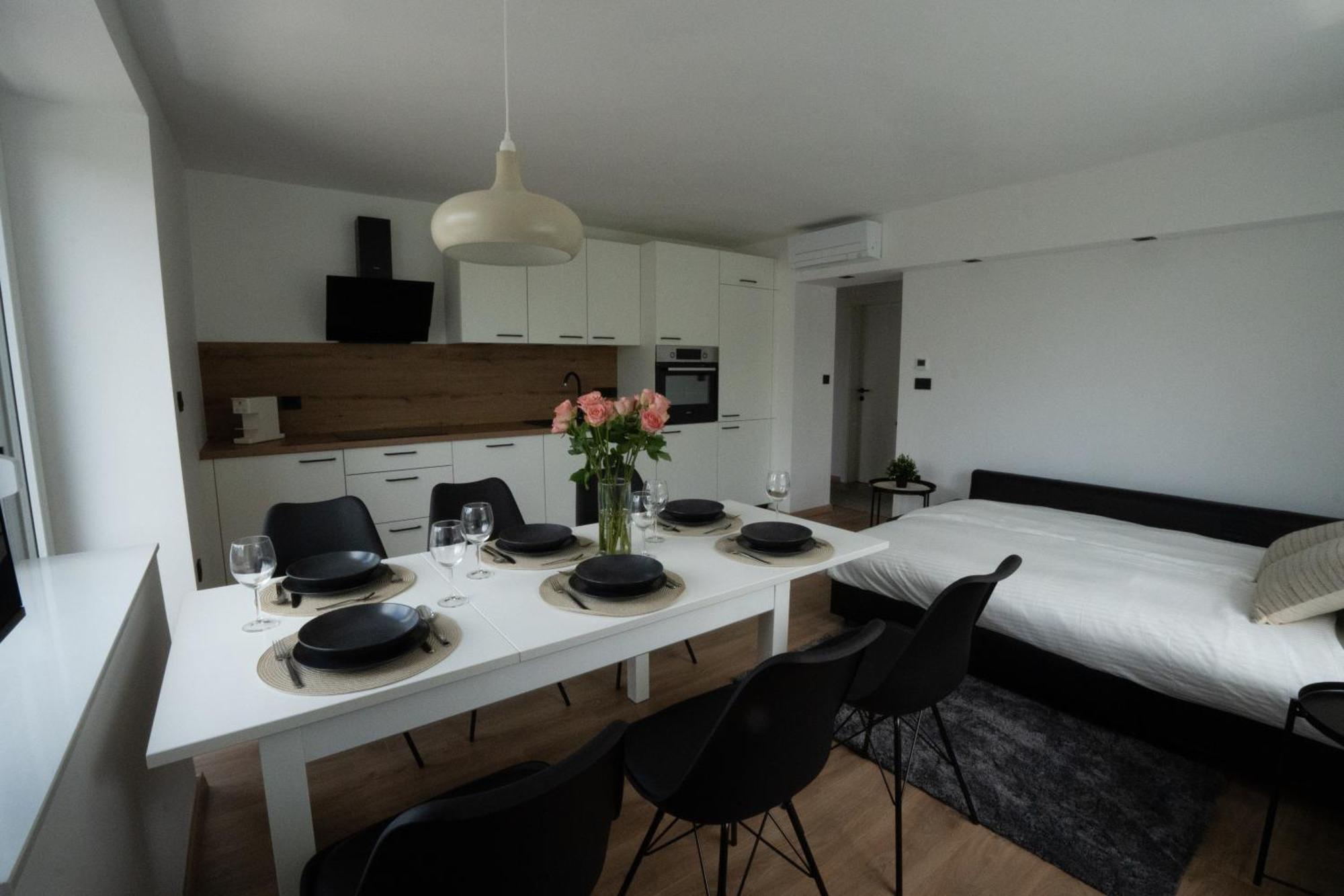 Residence Black&White 류블랴나 외부 사진