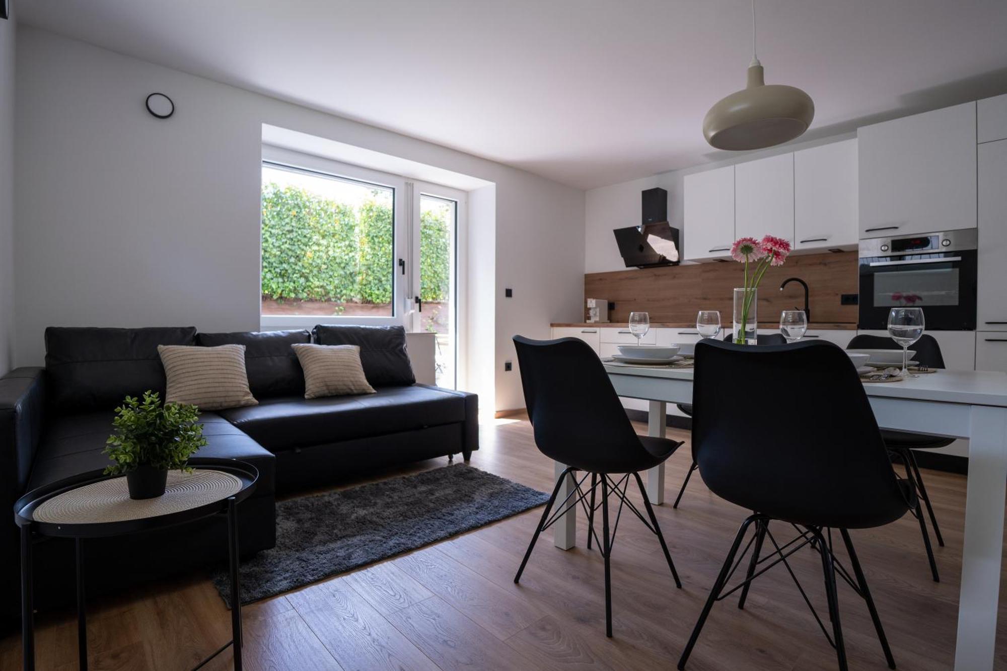 Residence Black&White 류블랴나 외부 사진